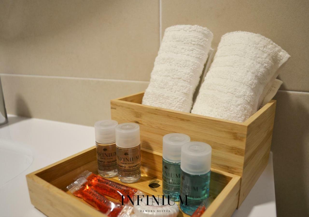 Infinium Zamora Suites Luaran gambar